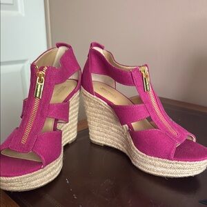 Michael Michael Kors Pink Wedge Sandals with Gold Zipper Size 8